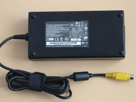 X3 100 ~ 240V, 

50~ 60Hz 19V 9.5A , 180Watt batterie