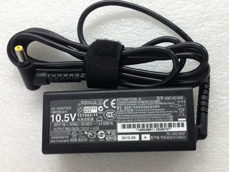 S 100-240V 50-60Hz(for worldwide use) 10.5V 4.3A, 45W batterie