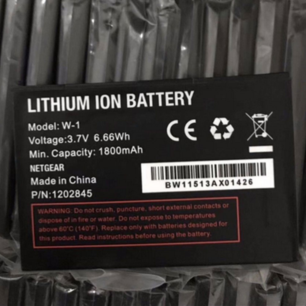 A 1800mAh/6.66WH 3.7V batterie